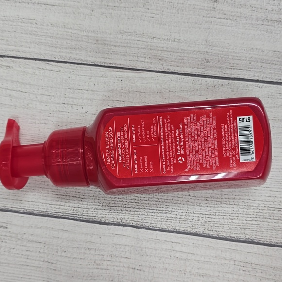 Bath & Body Works Red Foaming Hand Soap Holiday Edition - Picture 2 of 2